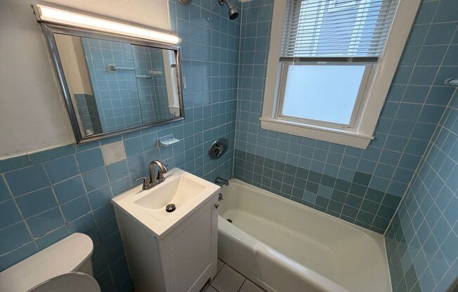 1 bed, 1 bath, 725 sqft, $2,100, Unit 87 Win #01