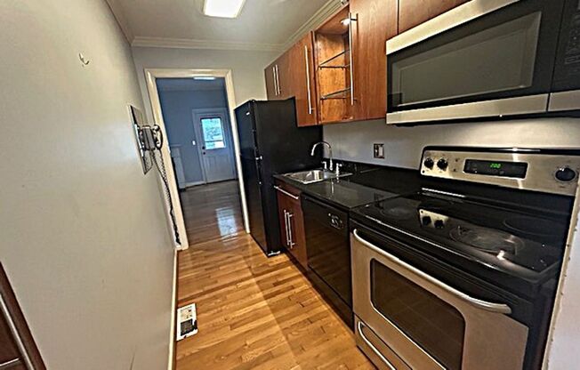 2 beds, 2.5 baths, $1,100