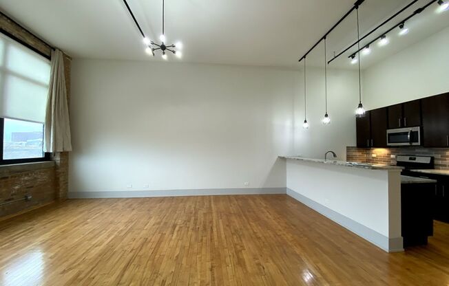 2 beds, 2 baths, 1,300 sqft, $2,895, Unit 1432-313