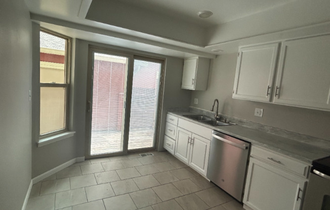 472 W ROCKRIMMON BLVD