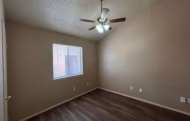 2 beds, 1 bath, 791 sqft, $825, Unit A