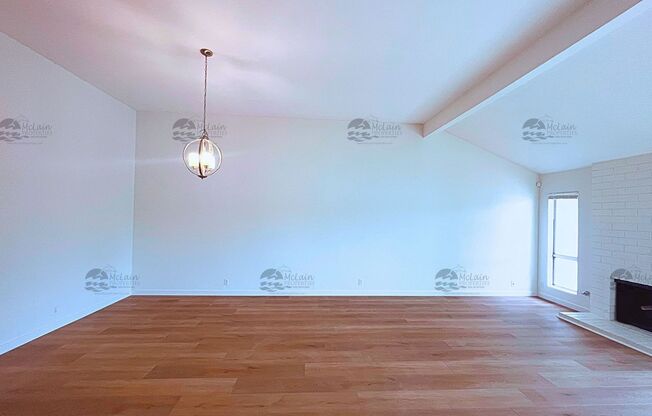 Lakefront 3 Bedroom in San Marcos with a Dock