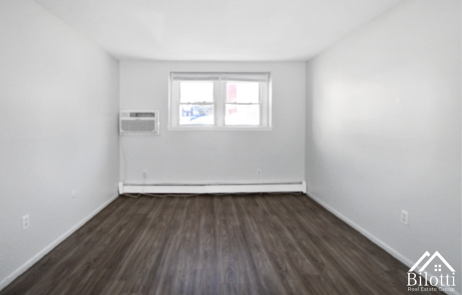 1 bed, 1 bath, 620 sqft, $1,525, Unit 266-02