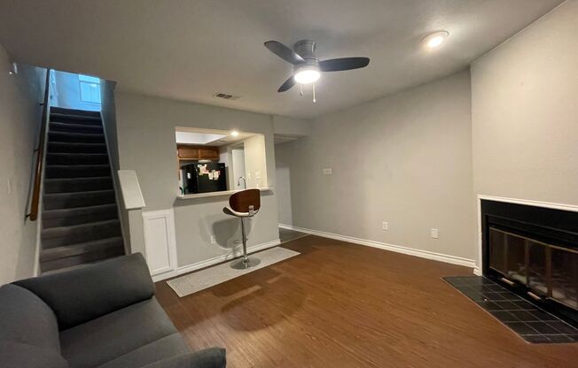 Two Story 1bd/1ba Condo Available Now in Tarrytown!