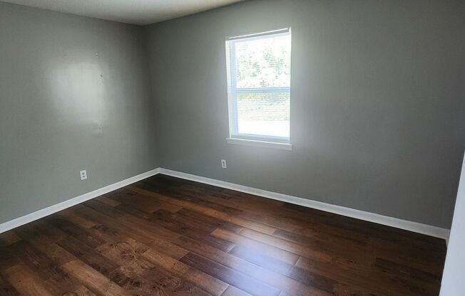 2 beds, 1 bath, 775 sqft, $825