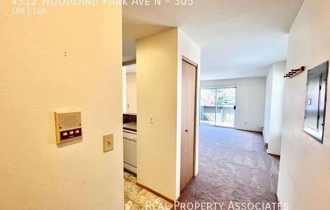 4312 WOODLAND PARK AVE N
