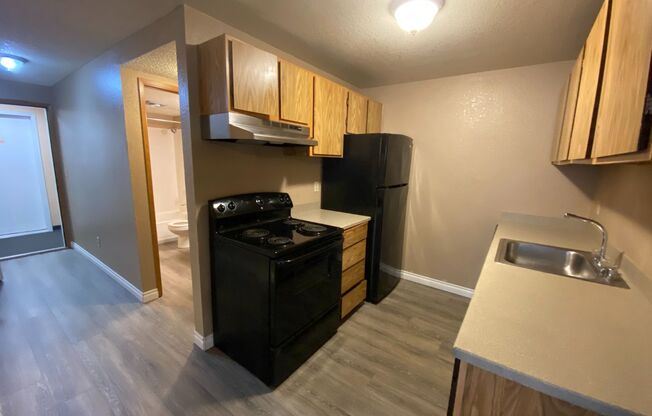 3 beds, 2 baths, 643 sqft, $2,350, Unit C402