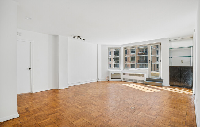 2 beds, 2 baths, 801 sqft, $6,999, Unit PHC