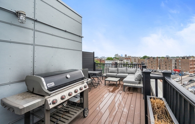 2 beds, 2 baths, 1,009 sqft, $4,100, Unit 301
