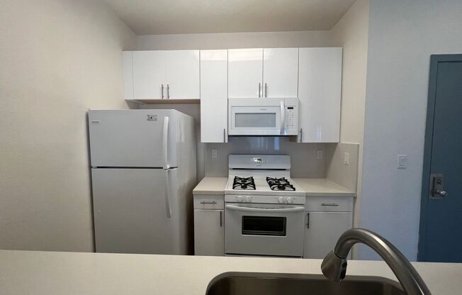 1 bed, 1 bath, 700 sqft, $2,395, Unit 204