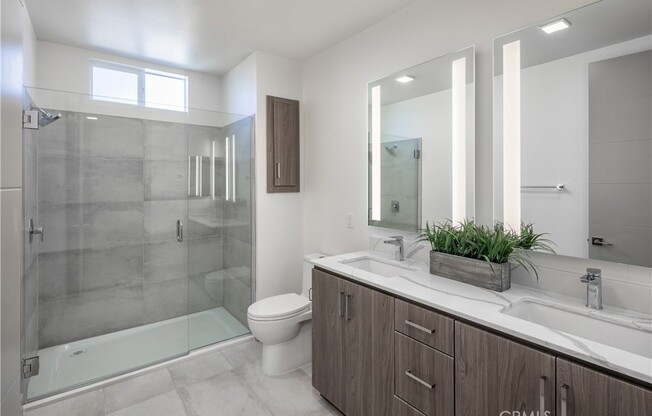2 beds, 2 baths, 1,305 sqft, $3,418, Unit 204