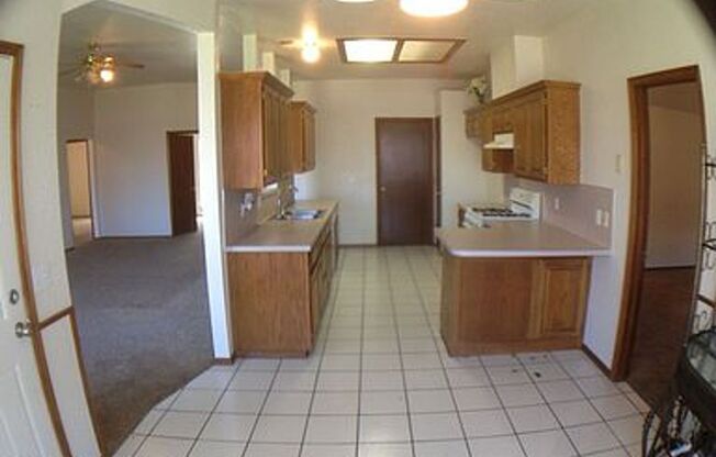 621 Gyrfalcon  - Norman 3 Bedroom/2 Bath home