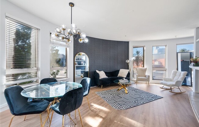 1 bed, 1 bath, 899 sqft, $2,700, Unit 210