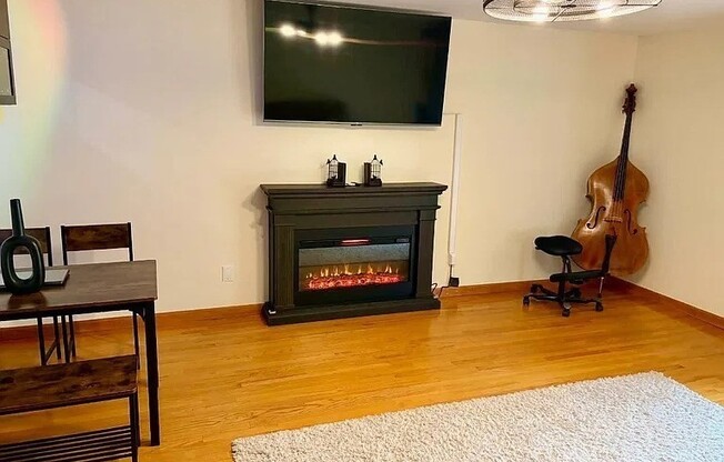 50 56 BROADLAWN
