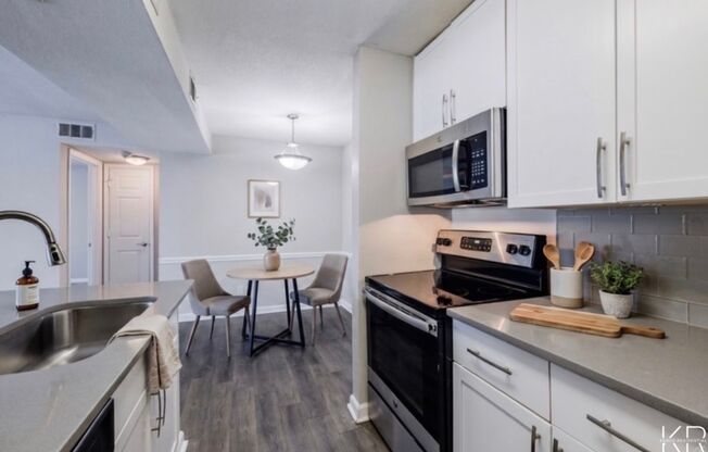 1 bed, 1 bath, 705 sqft, $1,375, Unit 2032
