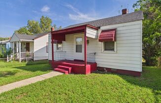 1114 E 15 ST