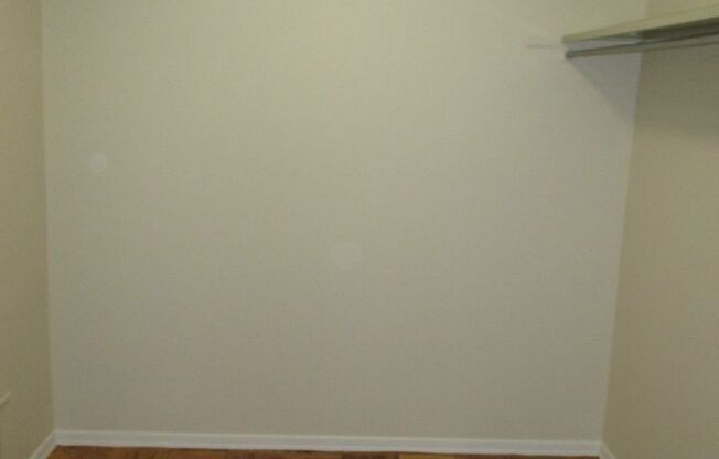 Studio, 1 bath, 520 sqft, $900, Unit 506
