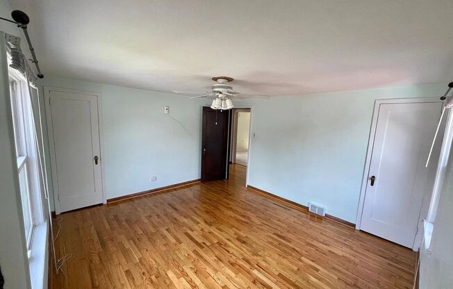 Updated 2 bed 1 bath apartment!