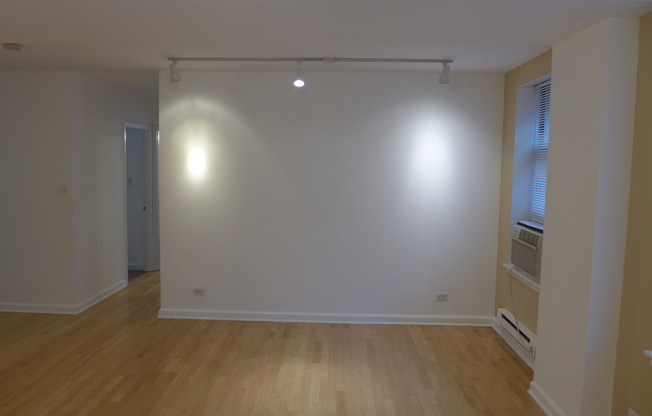 2 beds, 1 bath, 900 sqft, $1,825, Unit 800