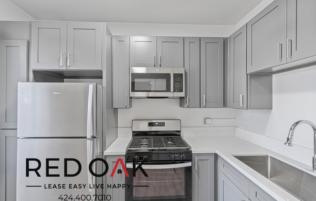 245 1/4 N KENMORE AVE