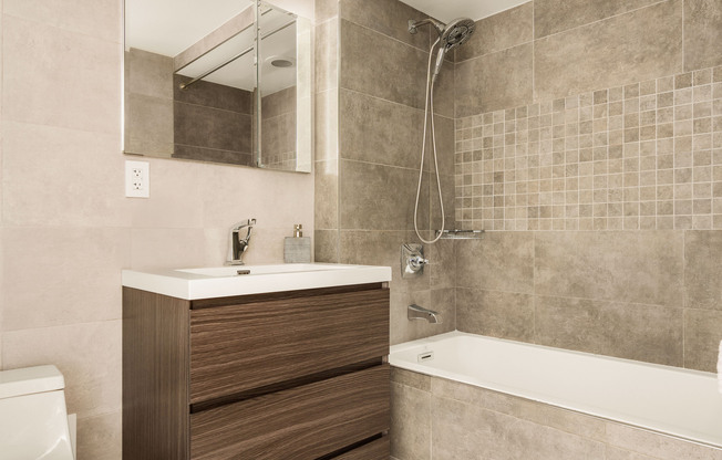 555 W 23 ST