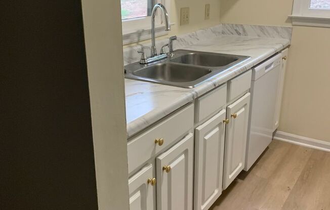 ONE LEVEL CONDO NEAR REX HOSPITAL -Fireplace * Home Owner's Association