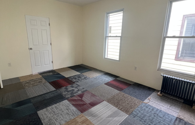 4 beds, 1 bath, $4,070