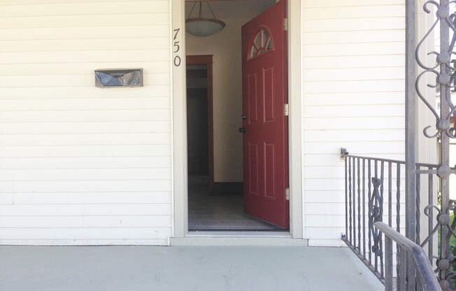 3 Bedroom, 1.5 Bath Single Family Home Available Mid May