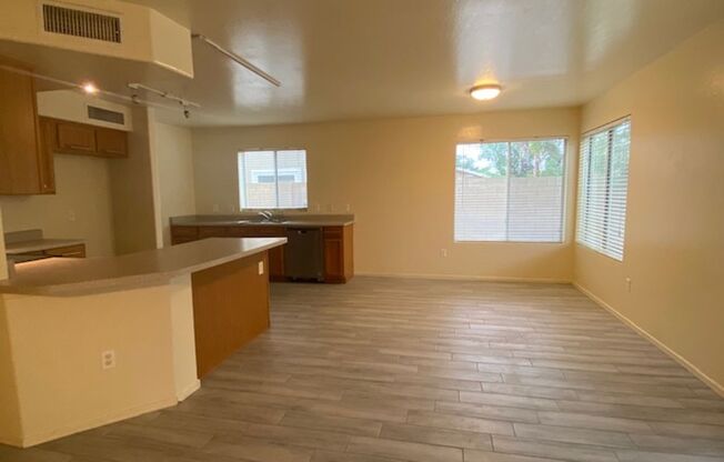 3 beds, 2.5 baths, $2,345