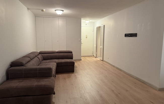 Studio, 1 bath, 590 sqft, $3,400, Unit 6M