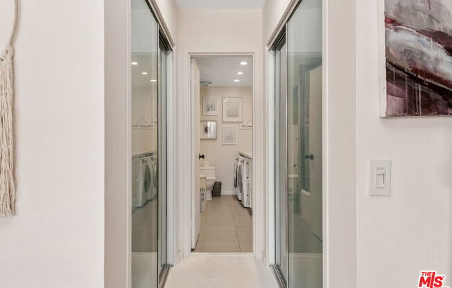 1 bed, 1.5 baths, 998 sqft, $5,500, Unit 903