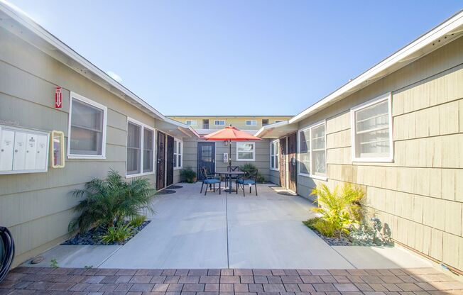 2 beds, 1 bath, 800 sqft, $2,695, Unit 644