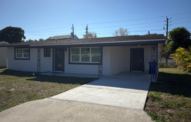 4744 W DR