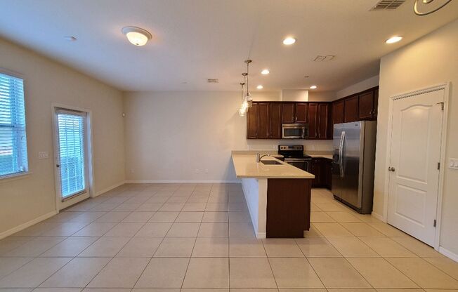 3br 2.5ba at OVIEDO ON THE PARK. Tile floors downstairs, located directly across from pool!!!