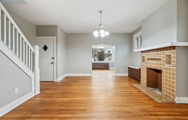 101-103 E Agnew Avenue