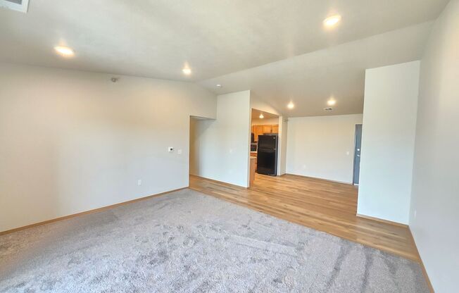 1 bed, 1 bath, 756 sqft, $1,195, Unit 3500 302