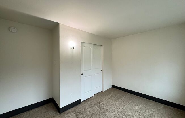 1 bed, 1 bath, 350 sqft, $1,250, Unit 212