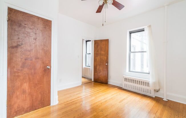 212 W 14 ST