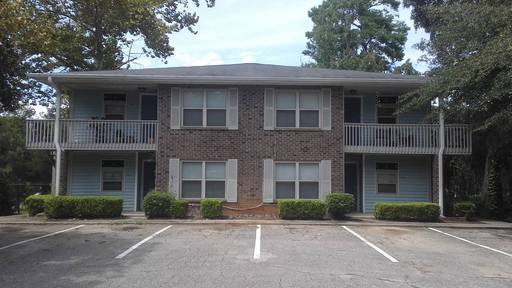 Large 2/2 flat, walking distance to Capital Regional Medical Center