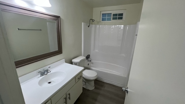 2 beds, 1 bath, $2,495