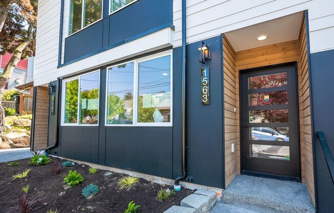 NEW CONSTRUCTION- MOVE- IN READY