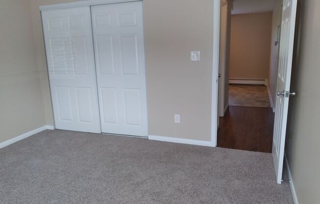 1 bed, 1 bath, 750 sqft, $1,165, Unit C07