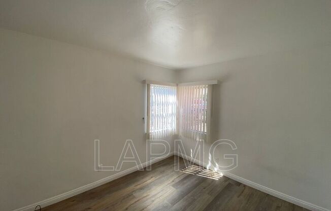 4080 4084 LEIMERT BLVD