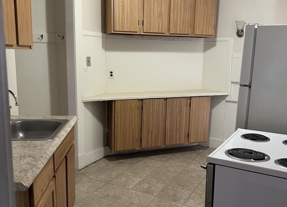 1 bed, 1 bath, 950 sqft, $1,250, Unit 2