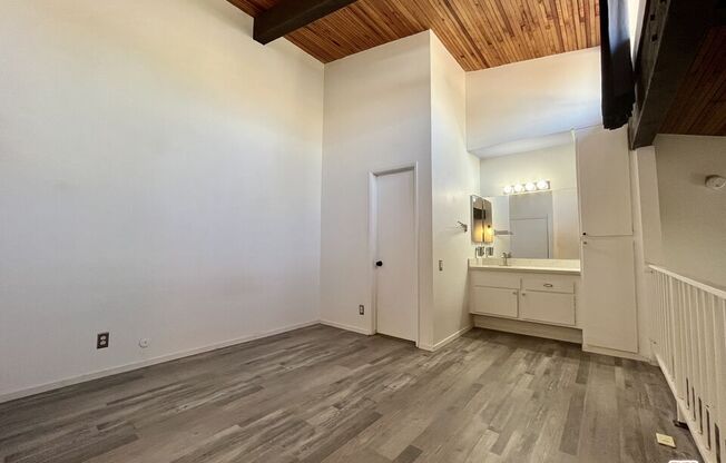 1 bed, 1.5 baths, 712 sqft, $2,333, Unit A312