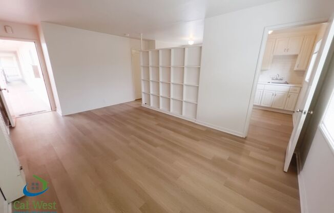 $ 2195 - Updated 1 Bed, 1 Bath Upstairs Apartment near Japan Town/Secured access!