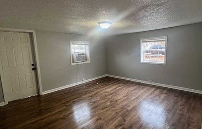 2 beds, 1 bath, $950