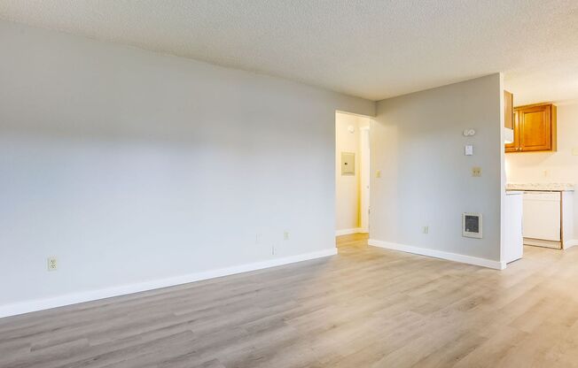 1 bed, 1 bath, 585 sqft, $1,070, Unit D22