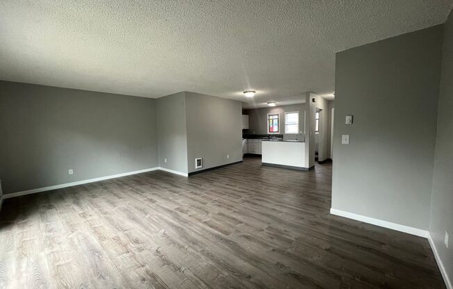 3 beds, 1.5 baths, 1,187 sqft, $1,650, Unit 312