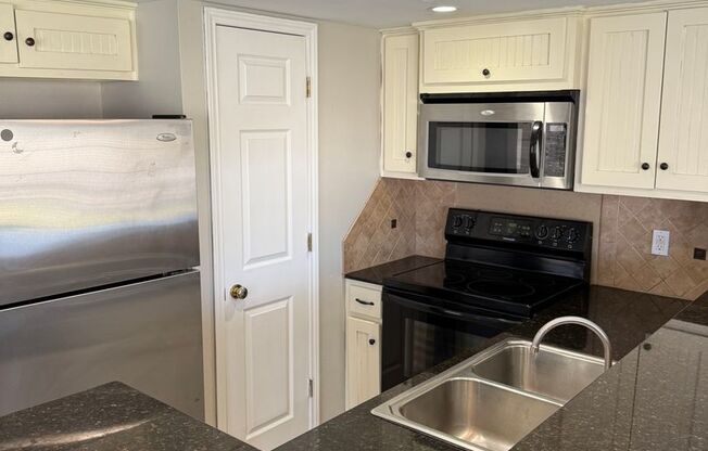 3 Bed 3 Bath Move in Ready Newly Renovated